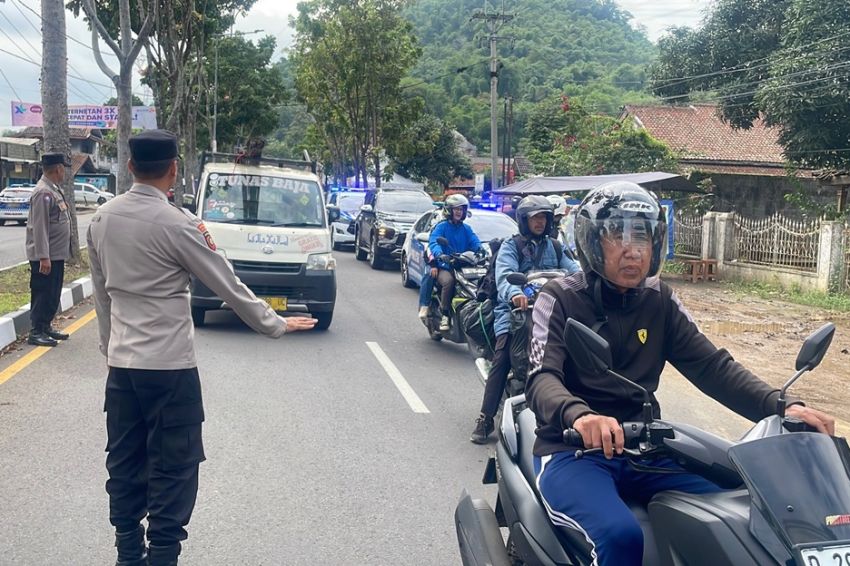 Kemacetan di Destinasi Wisata Bandung, Polisi Terapkan Rekayasa Lalin